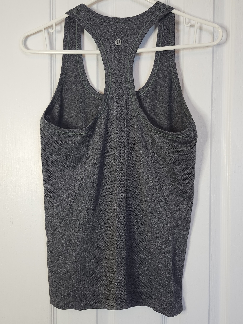 Lululemon Swiftly Tech Racerback Tank - Size 6 - Picture 3 of 4